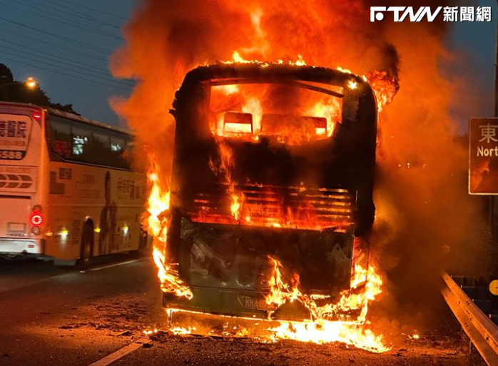 3個月前就飄煙味！基隆人曝「客運國道火燒車」徵兆：當時還出不去