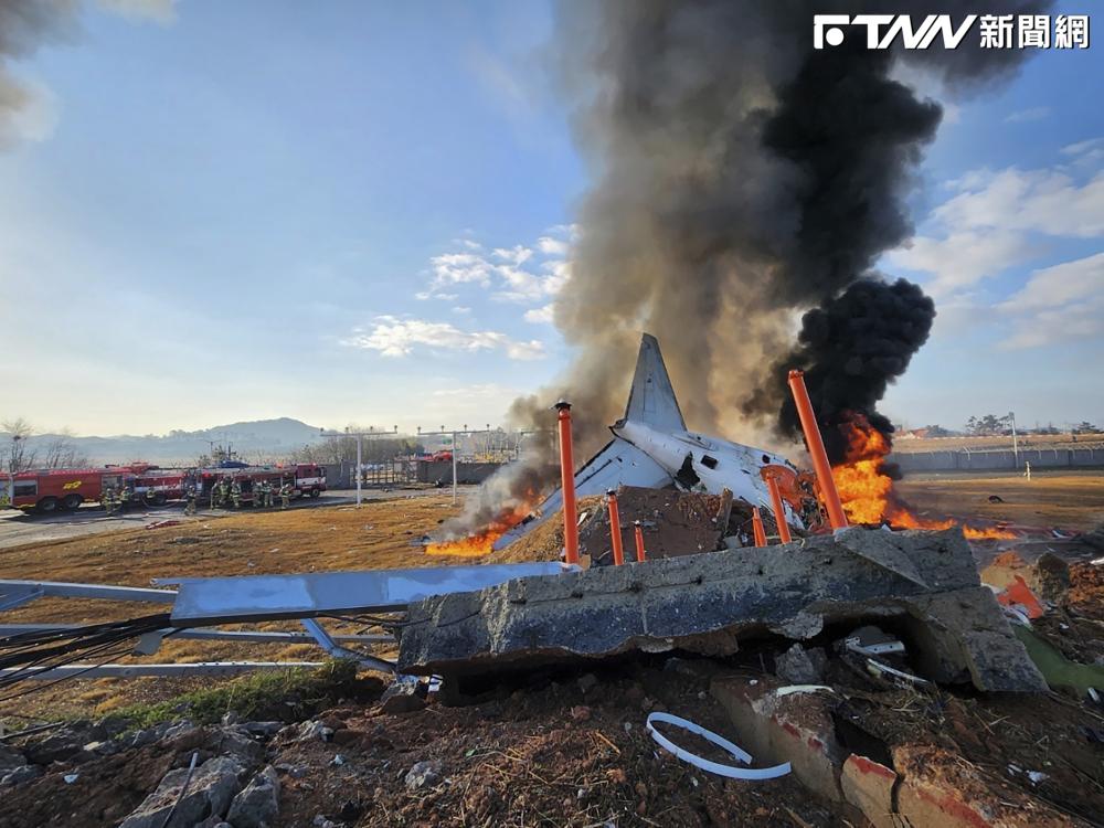 又是波音737-800…濟州航空機失事179死　2年前「東航空難」高速俯衝墜毀