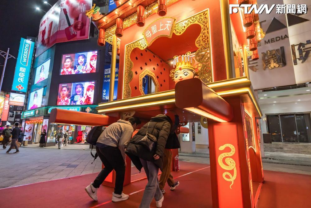 台北燈節賞燈還能猜燈謎、鑽轎底！　觀旅局攜手北市宮廟推「祈福攻略」　