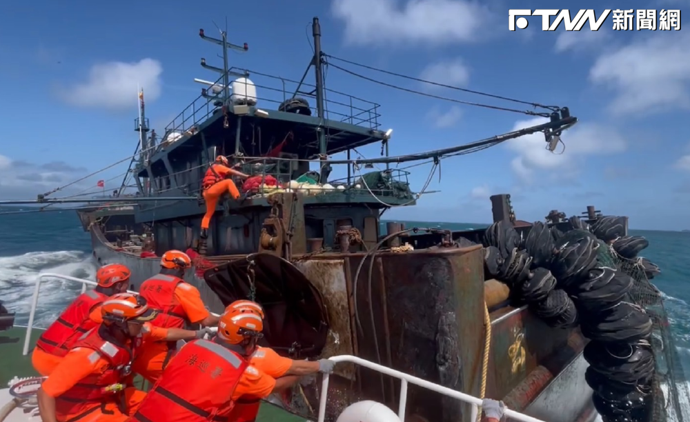 藍白聯手刪凍採購經費　海巡艦交艦添變數