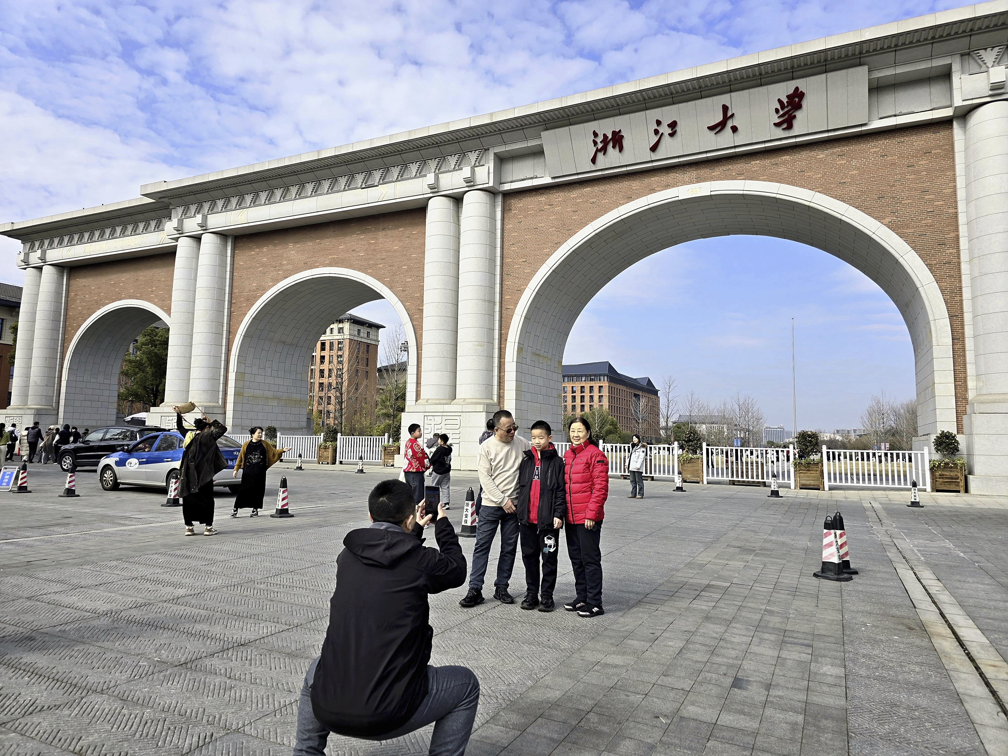 憂學生交流恐「被統戰」？ 教育部將不採認「中國3所大學」學歷　陸委會：影響不大