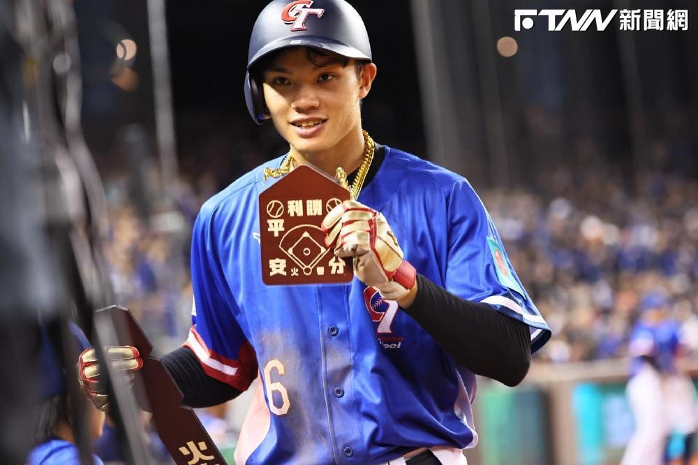 WBC資格賽／台灣隊打線串聯！吳念庭1分打點滾地球　2：1領先西班牙