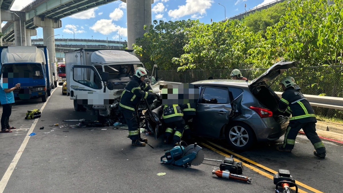 快訊／五股抽水站前車禍！貨車與轎車對撞 釀4傷送醫