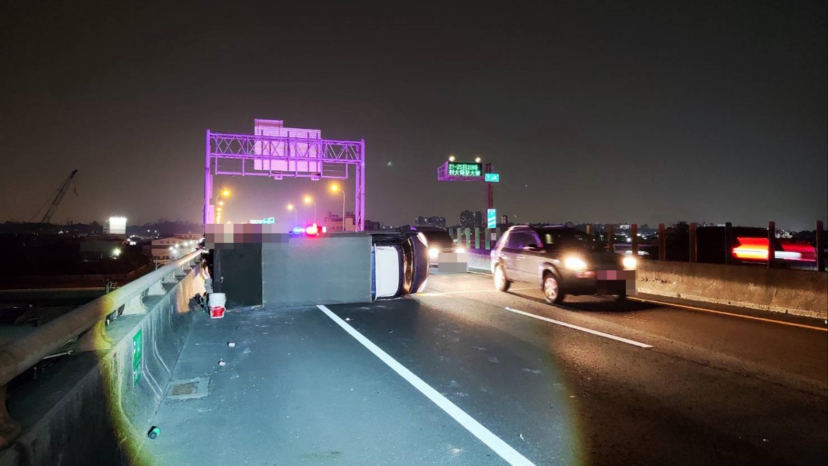 高雄驚傳死亡車禍 一男噴飛！掉落橋下不治