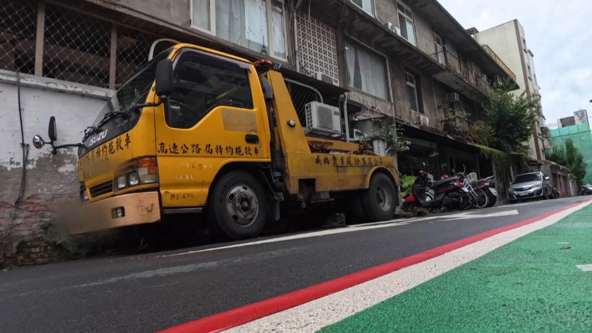 獨家／拖救車遭控路口違停15年 住戶怨檢舉無用、危及用路安全