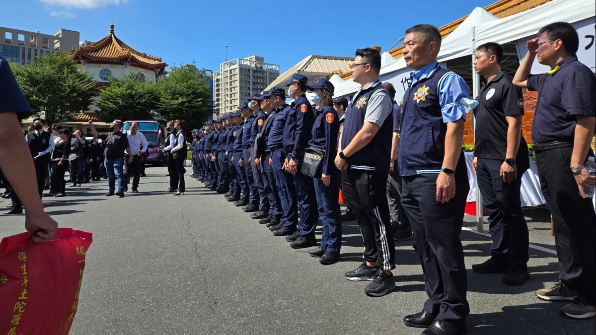 殉職警劉宗鑫告別式 千警含淚送別：所長任務結束一路好走