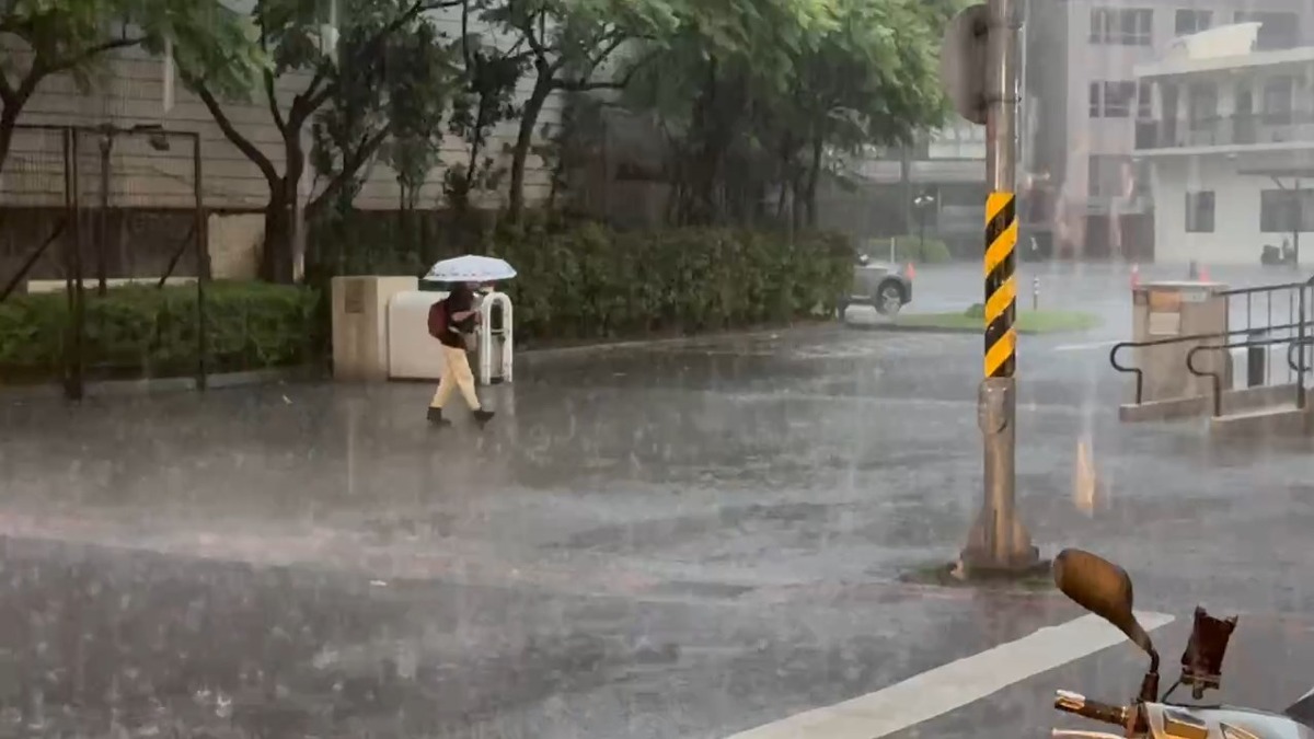 快訊／東北季風發威 1縣市大雨特報