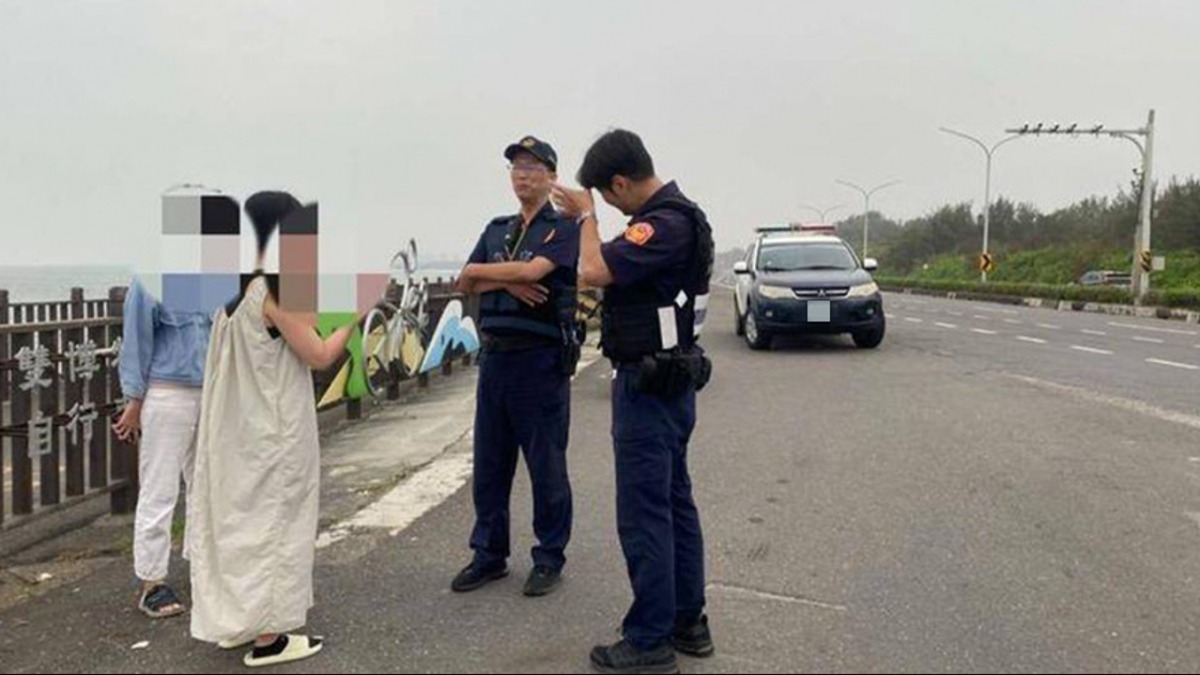 流浪狗「啃馬肉」要被抓 2愛媽拍打動保處車想救狗