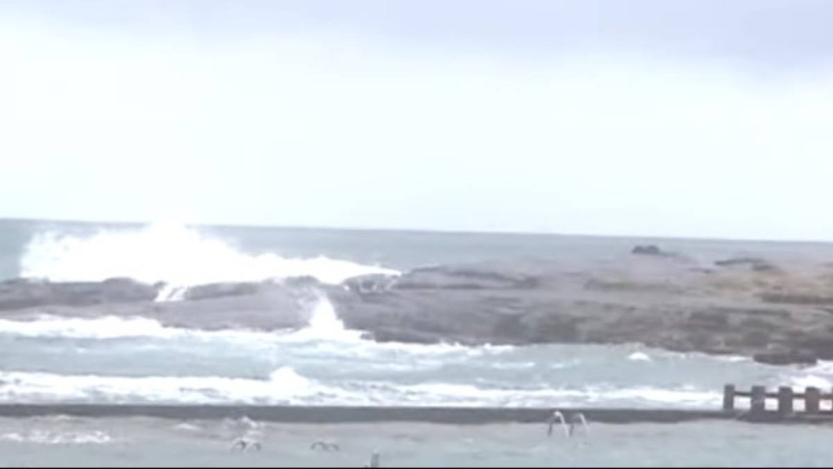 風雨狂炸北海岸！基隆和平島湧大浪 金山現5級陣風