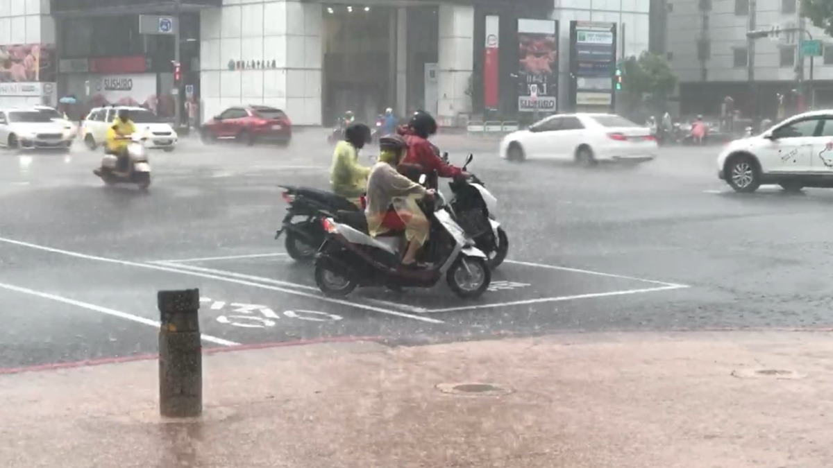 快訊／下班注意！5縣市豪、大雨開炸