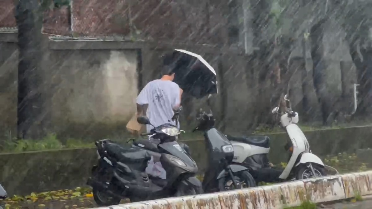 快訊／2縣市大雨特報 雨彈連炸24小時以上