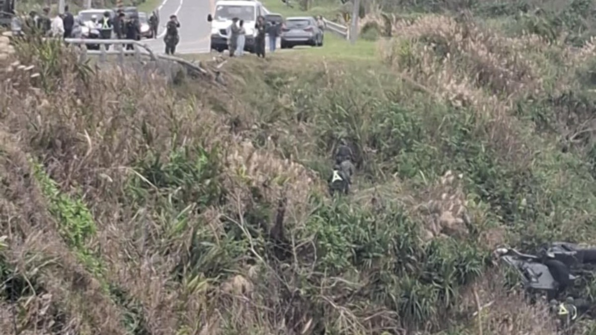 新／軍卡車疑載愛國者飛彈發射器 失控翻覆台11線