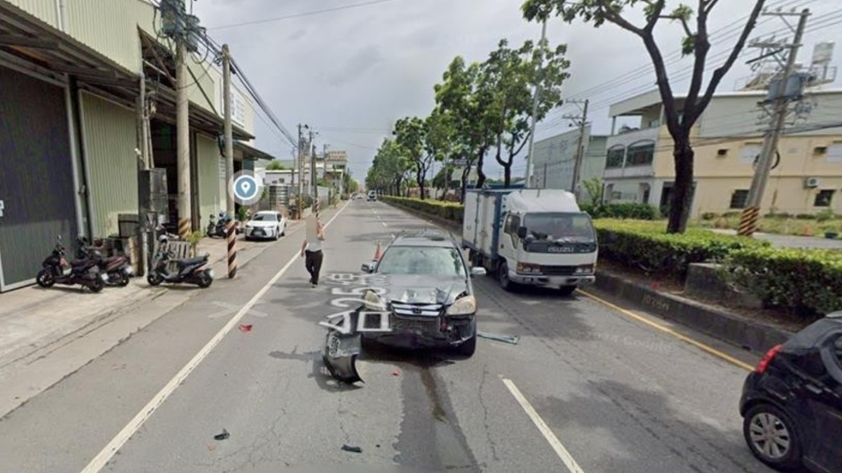 谷歌街景車高雄撞爛 車禍畫面自己上傳街景圖