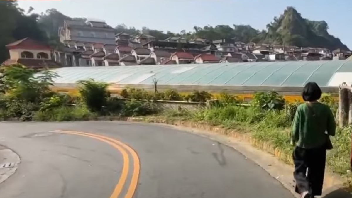 獨家／社區道路旁裝太陽能板 住戶拍桌罵「刺眼恐害車禍」