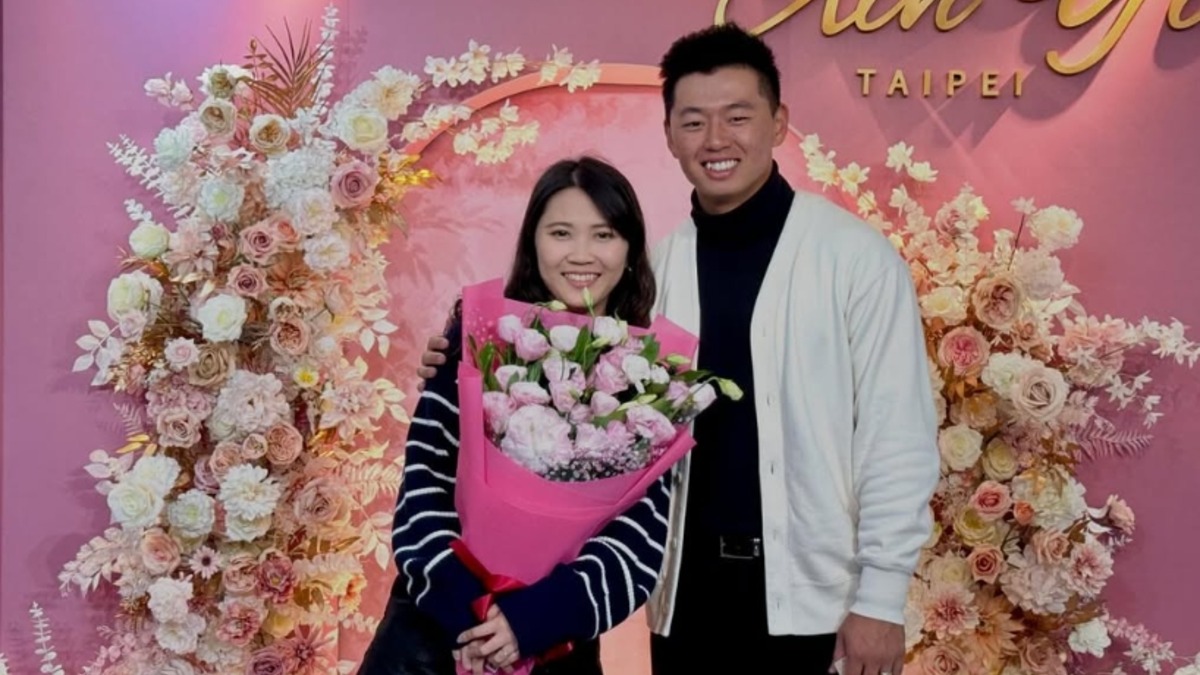 鄭宗哲真的結婚了 美妻正臉公開！笑喊「家政婦還是空的」