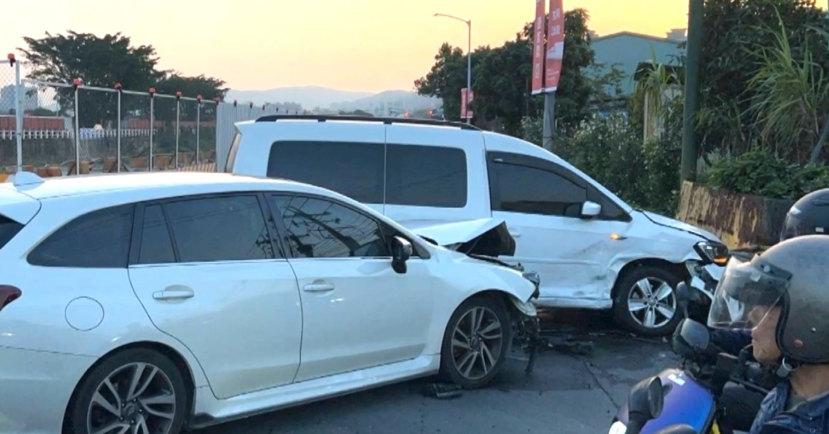 廂型車闖紅燈遭休旅車攔腰撞 肇事駕駛：沒注意