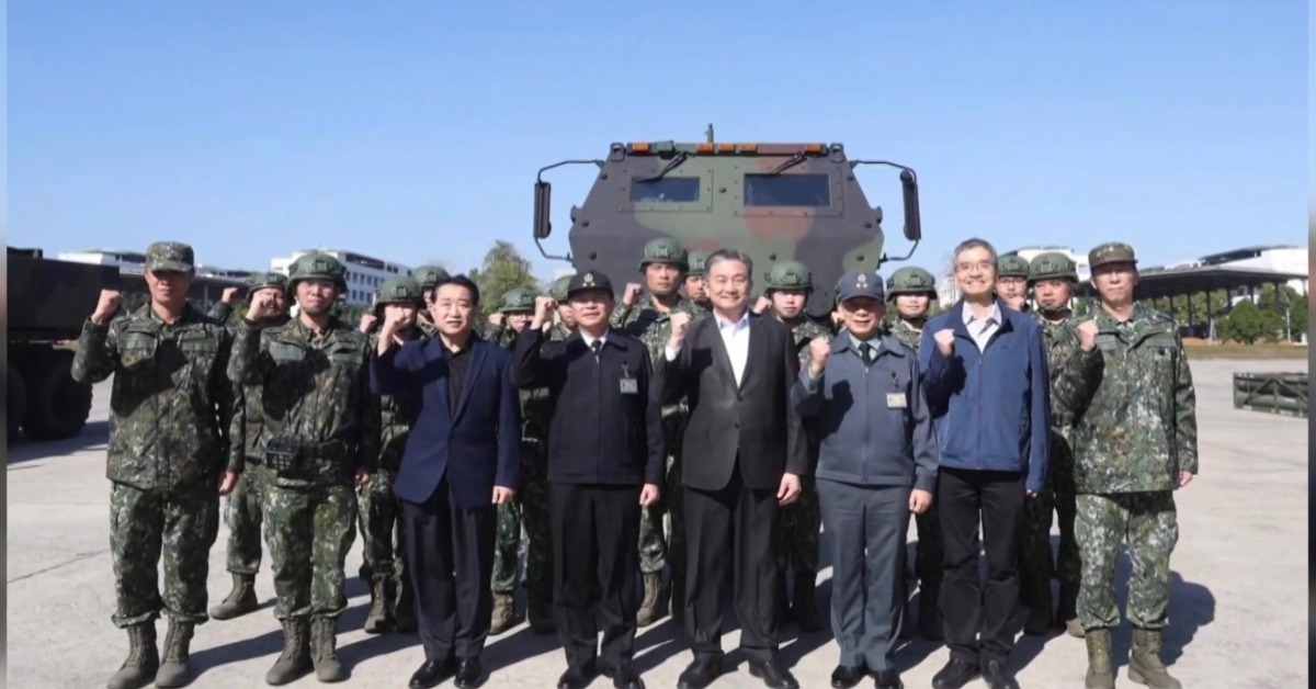 國軍春巡登場！陸軍「裝甲出擊」空軍秀「IDF緊急起飛」