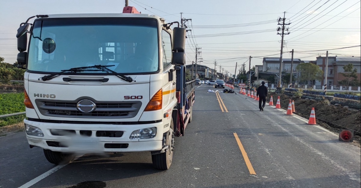 悲！女騎士才做完月子 載女嬰返家撞大貨車雙亡