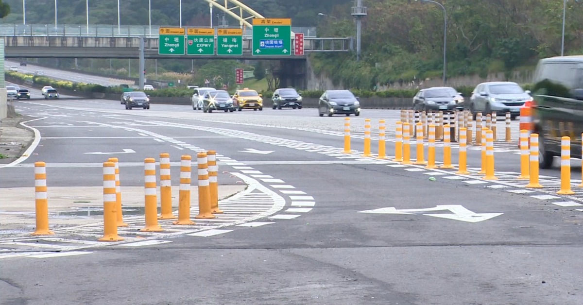 楊梅休息站「撞」況多！電動車駕駛實測曝：彎角不合理