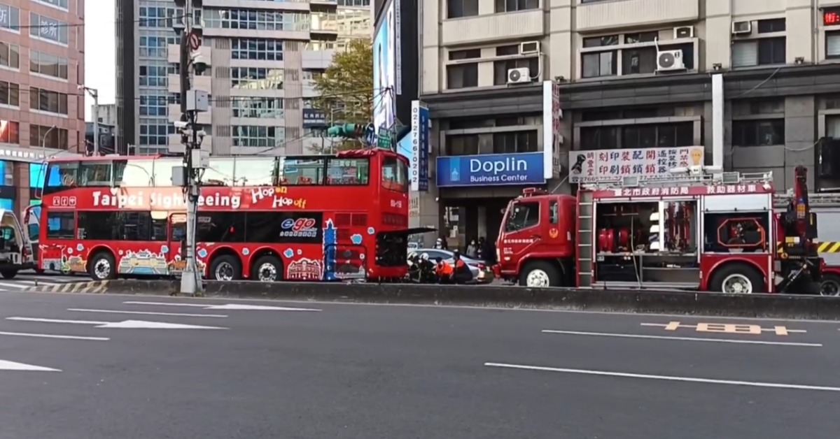 初二信義車禍！女卡觀光巴士後輪下左腿粉碎性骨折