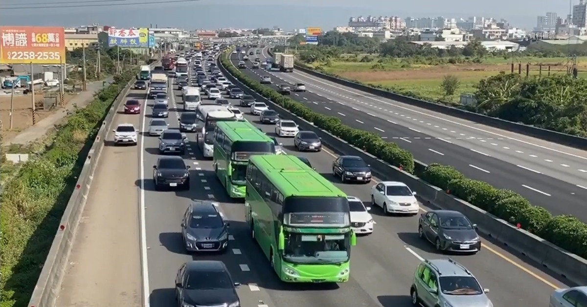 過年國道vs.平面道路哪個快 宜蘭搭客運如「開外掛」