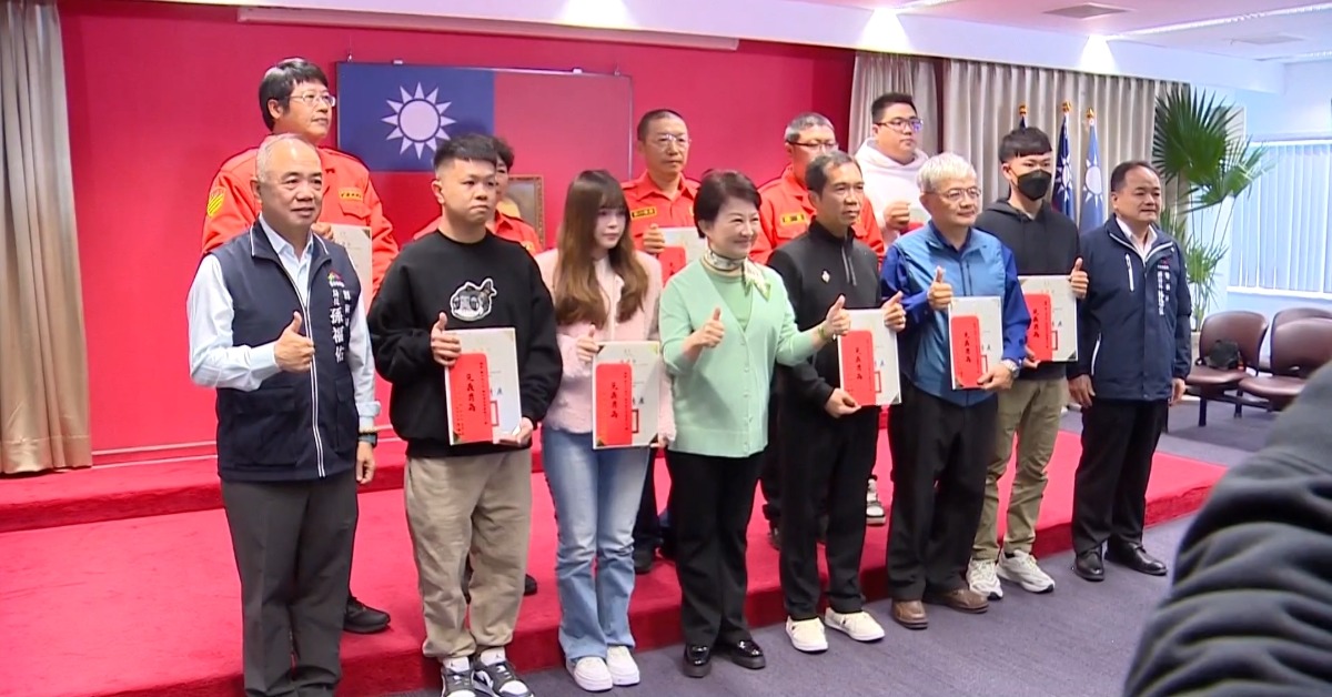 感動！台中氣爆19人熱心幫救援 盧秀燕鞠躬致謝城市英雄