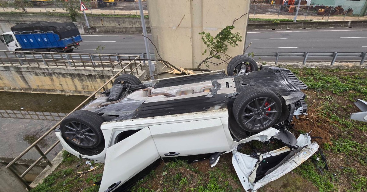 新／用路人注意！國道1號翻車事故 疑恍神釀禍