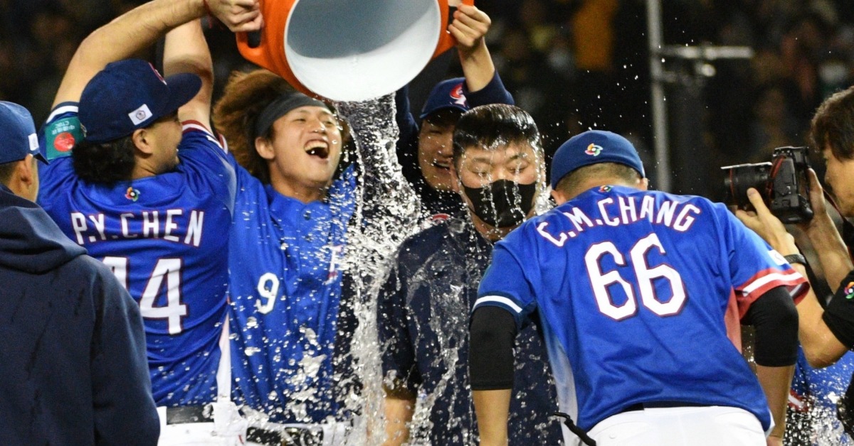 WBC看東森／備水等勝利、蔣少宏偷親徐若熙！ 球員晉級花絮多