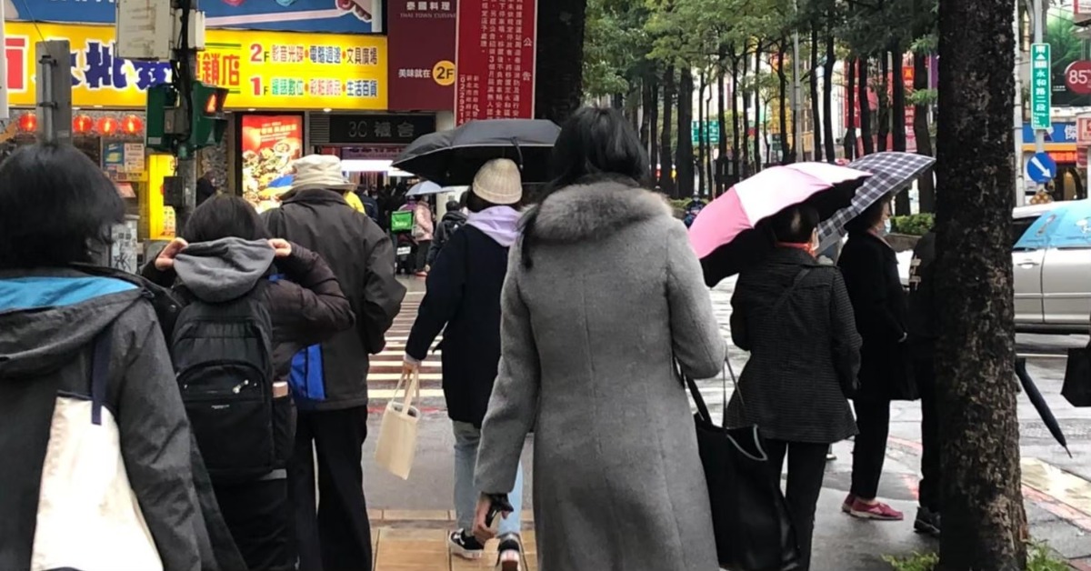 太陽快掰了！鋒面將至恐「直逼寒流」雨彈開轟時間曝光