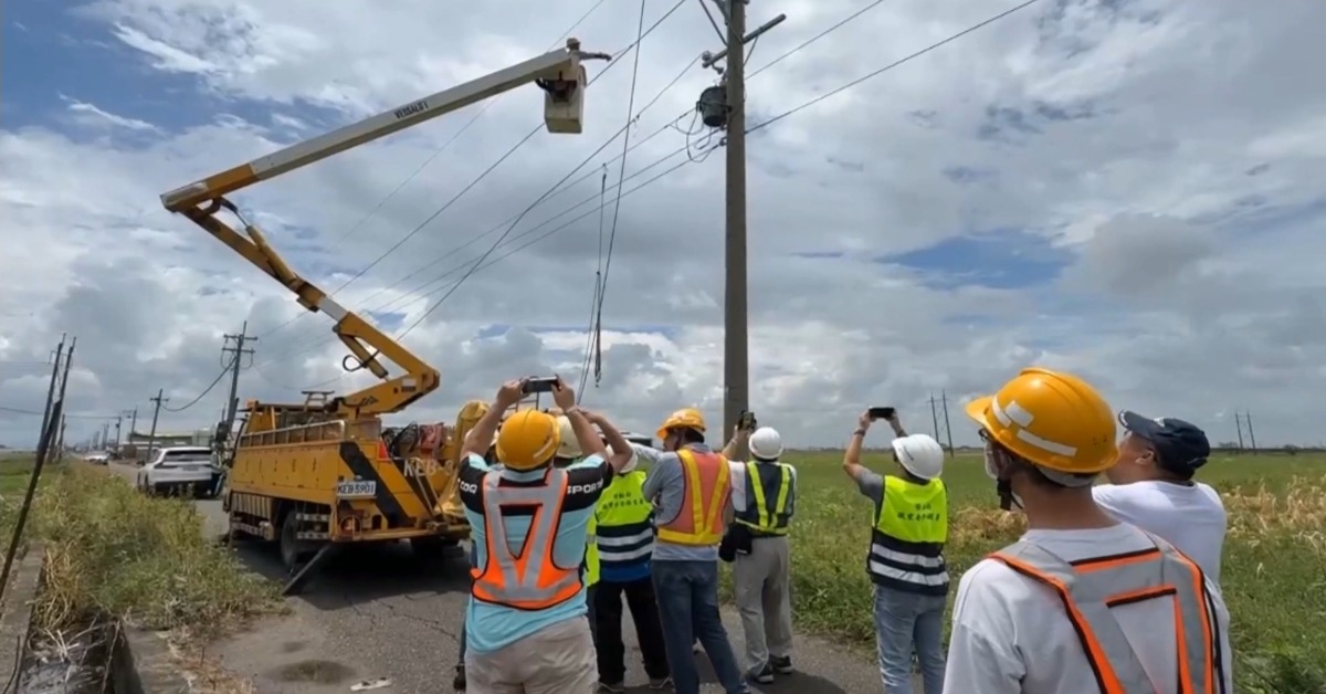 搶修高壓電遭電擊命危 父痛批：為何突然送電？'s story cover image