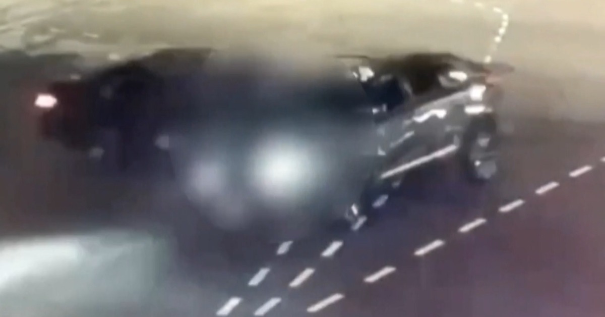 少女叫車返家遇死劫！運將搶快轉彎遭撞 女噴飛車外亡's story cover image
