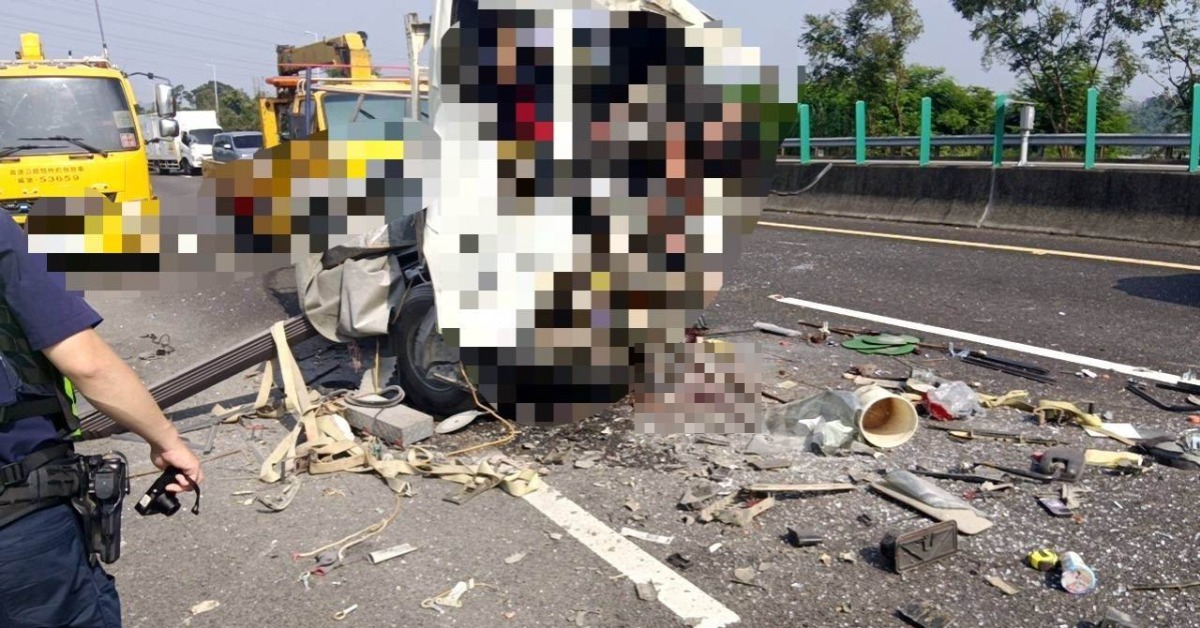 國道同路段連3天車禍！他遺體掛車頭慘死 今又火燒車's story cover image