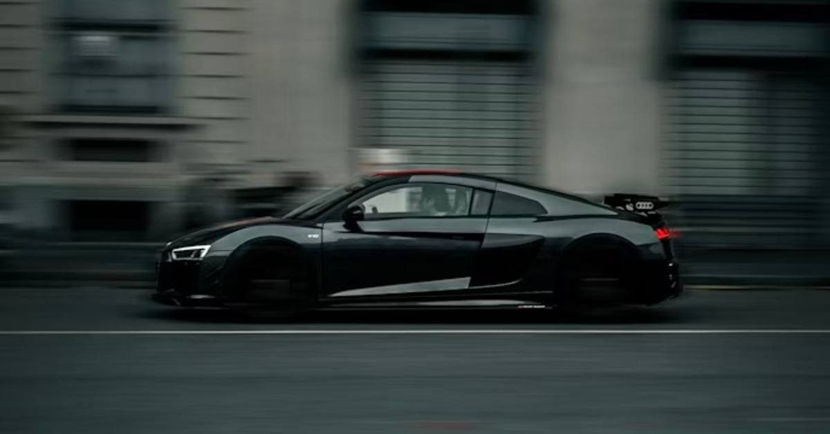 飛車追逐釀禍！ 銀色轎車失控衝入人群 釀4死13傷's story cover image