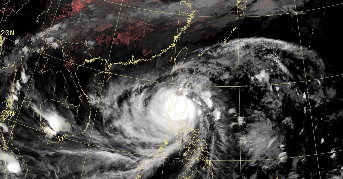 鳳凰颱風襲台倒數！鄭明典曝對台影響關鍵時間點's story cover image