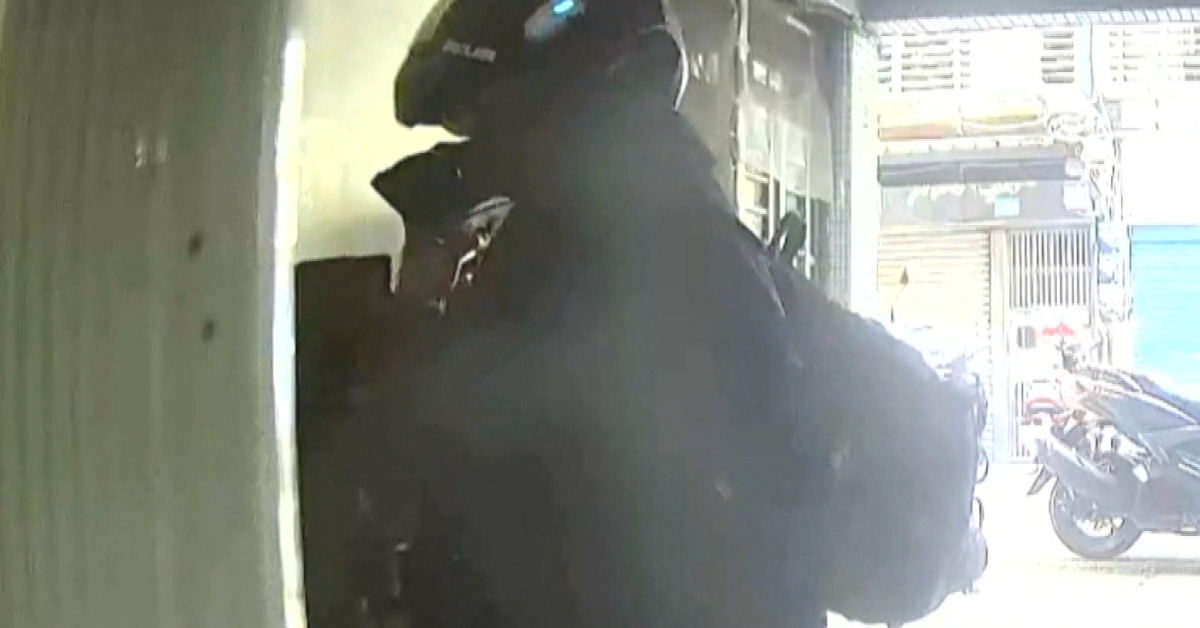 獨家／偷女鞋還先聞！蘆洲「偷鞋男」出沒 居民怒轟噁心's story cover image