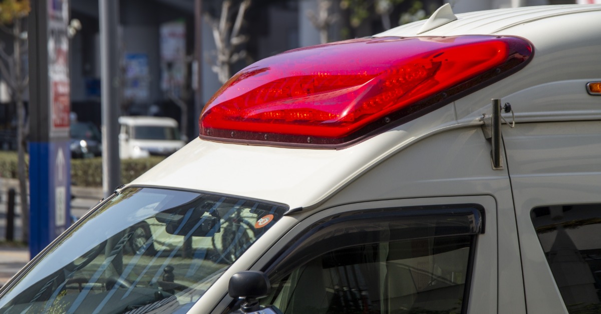 前一天才慶生！母抱3歲雙胞胎墜10樓亡 幼童1命危's story cover image