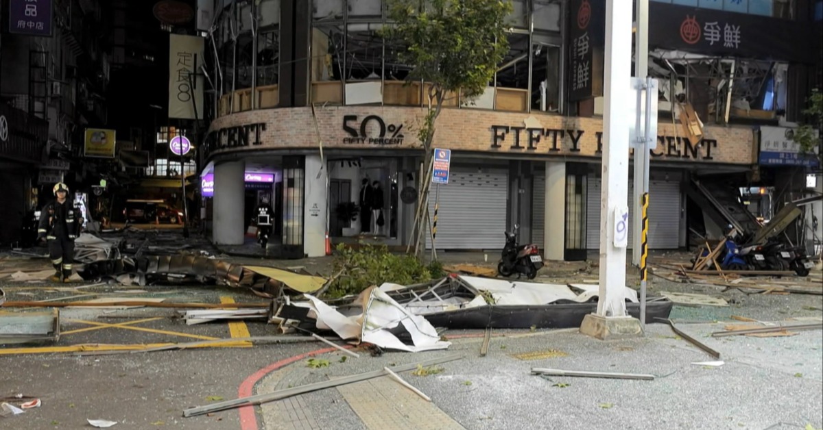 板橋府中商圈「定食8」氣爆 整層炸爛！6人砸傷