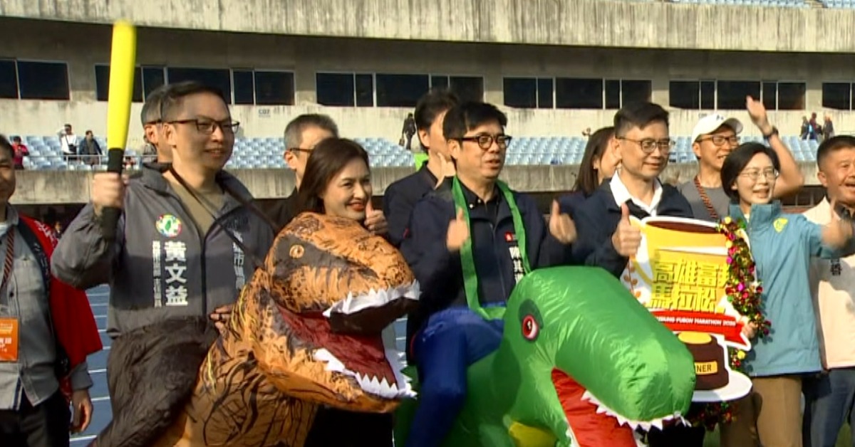 陳其邁趣味競賽「交棒」邱議瑩 賴瑞隆：全力以赴's OG Image