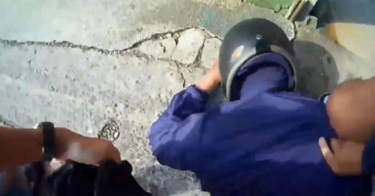 偷車又搶銀項鍊 便衣警埋伏除夕壓制逮人's story cover image