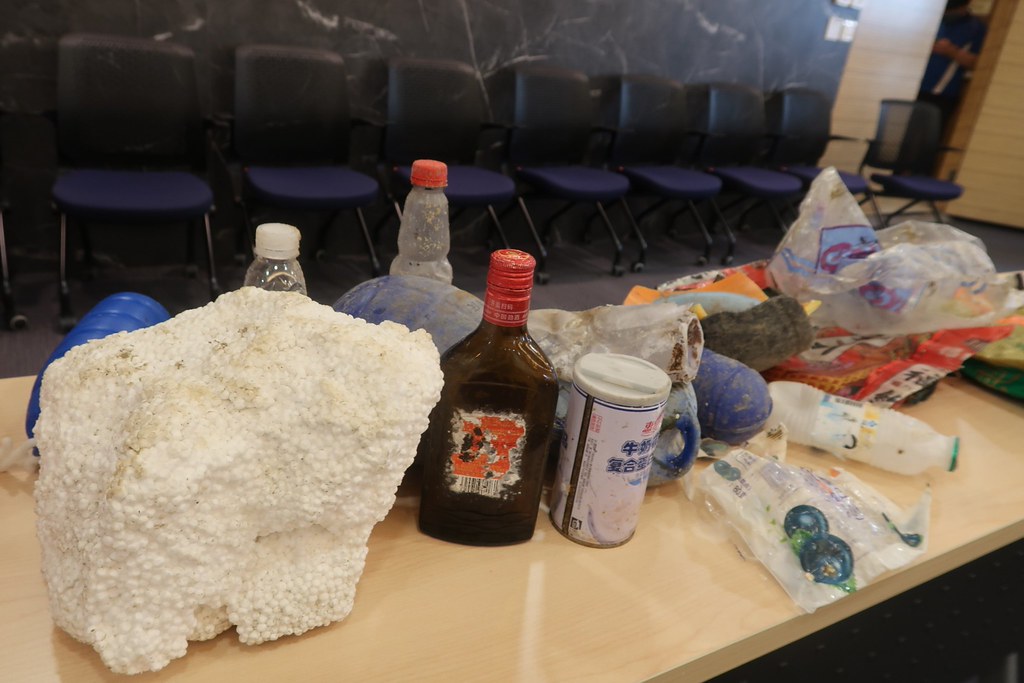 馬祖年清600噸海漂垃圾 多源自中國 民團籲兩岸對話、垃圾回運's story cover image