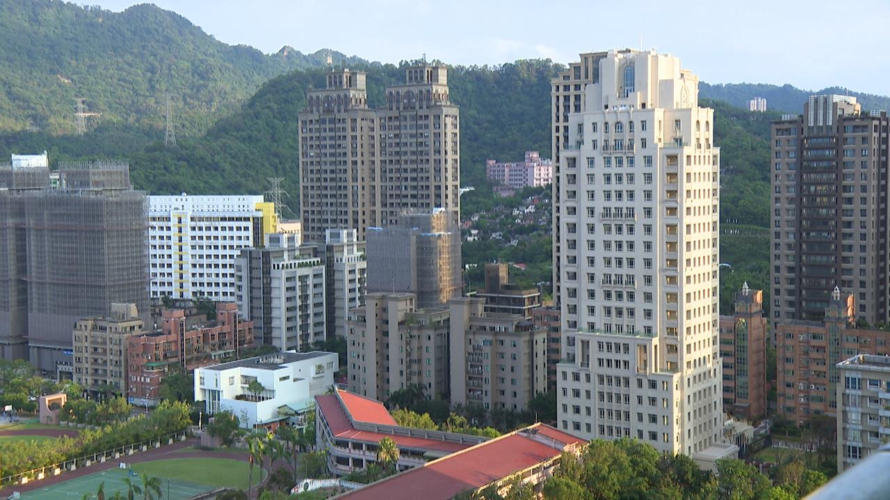 房市M型化! 央行限貸微解封 專家憂銀行仍卡關's story cover image