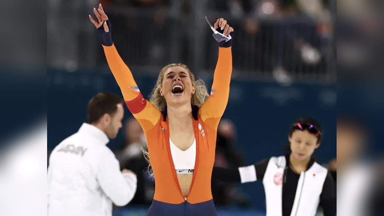 最辣女將秀火辣身材不為「放福利」而已！專家指出「拉開賽服」舉動可賺進3千萬's story cover image