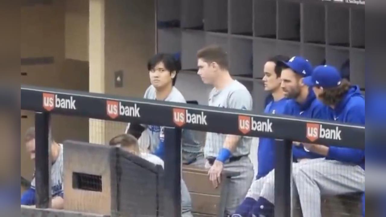 斜眼「青」亂吐口香糖的鐵捕！道奇隊友稱「最愛一幕」代表大谷優良人品's story cover image