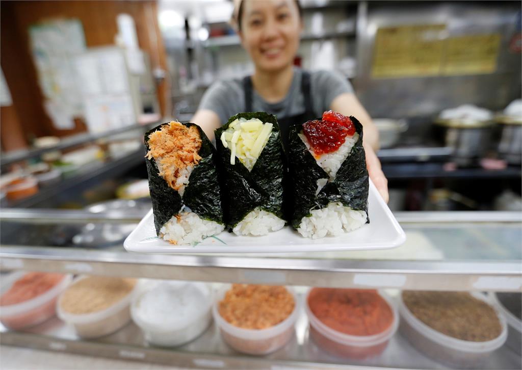 日稻米短缺米價飆升 餐點價格上漲、加飯優惠取消