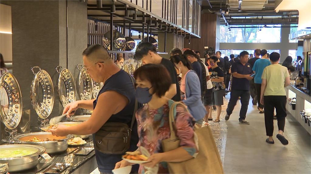 與''我家牛排''PK！貴族世家吃牛排配蚵仔煎 最大店試營運's OG Image