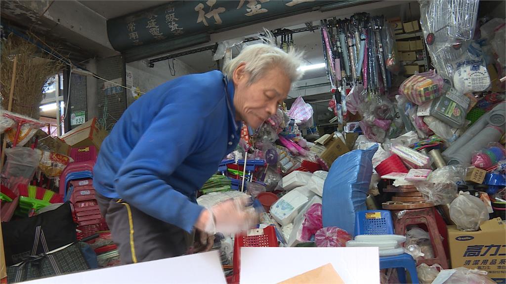 東西多到「流」出來！北投超狂五金行成市場景點