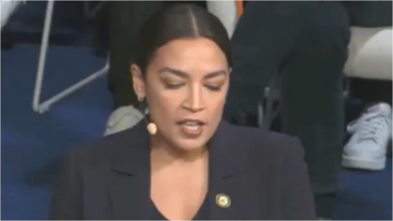 若遇「中共侵台」美會出手？她「呃呃啊啊」當眾卡住's story cover image