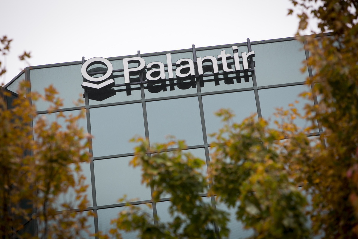 五角大廈砍預算引發恐慌、CEO還計劃拋售股票  Palantir股價暴跌