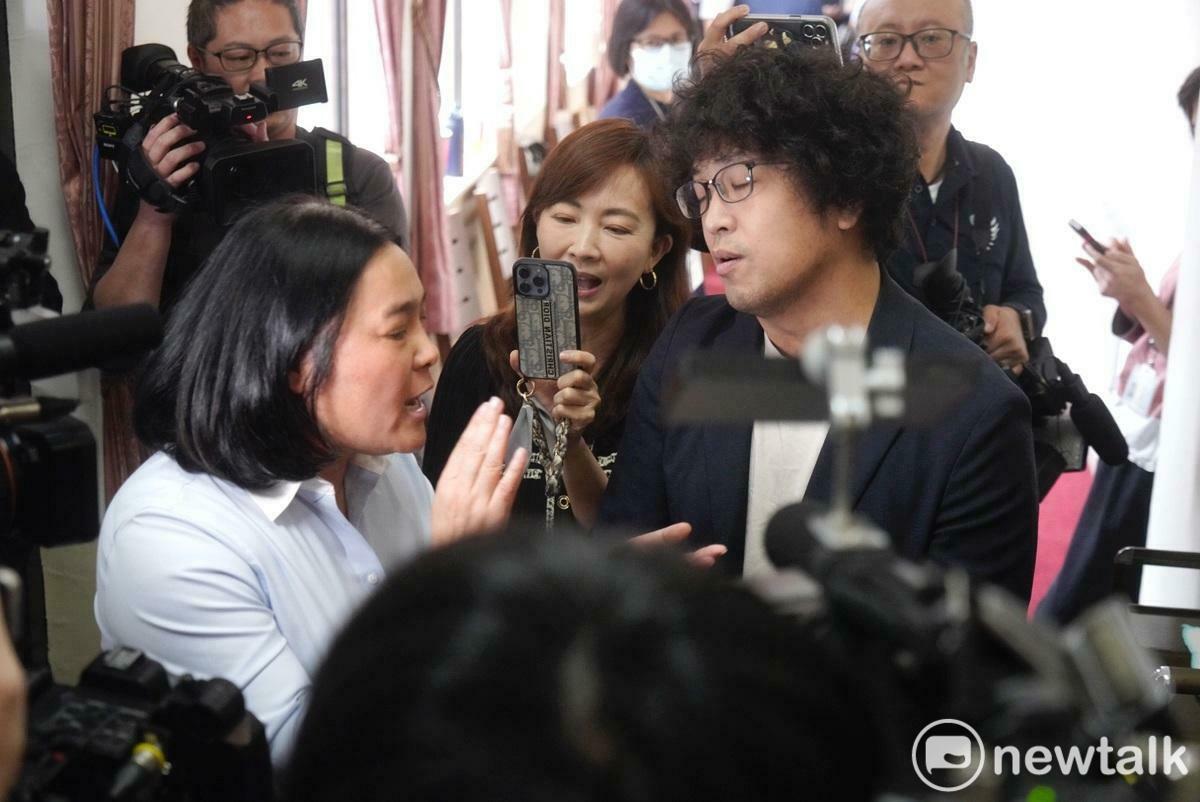 沈伯洋議場槓上傅崐萁 藍綠女立委忙開手機互相蒐證 