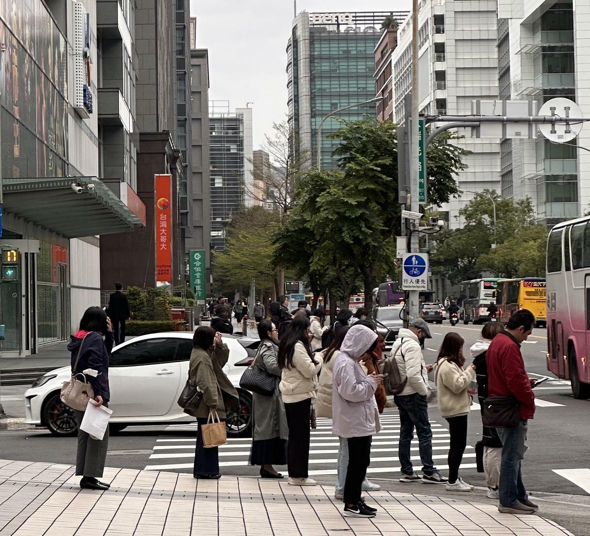 北台灣低溫今降至13度！明轉雨、週五另一波冷氣團報到冷到2月底